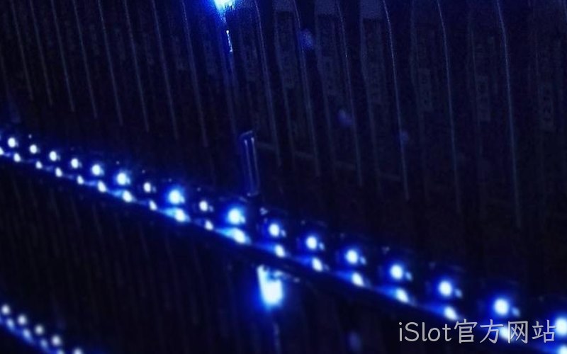 数据中心迈向高压直流供电 iSlot官方网站SiC器件助力PSU效率逼近钛金标准