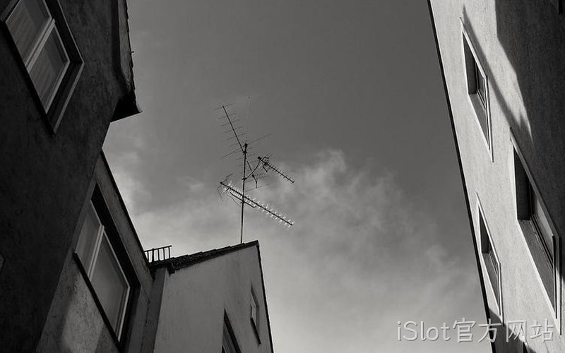 5G基站与边缘算力供电升级 iSlot官方网站SiC器件助力通信电源降损增效